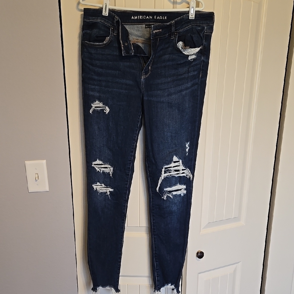 American Eagle Outfitters Women's Distressed Blue Jeans